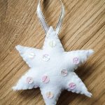 Gwiazdka biała mini białe cekiny (ok. 8-10 cm)